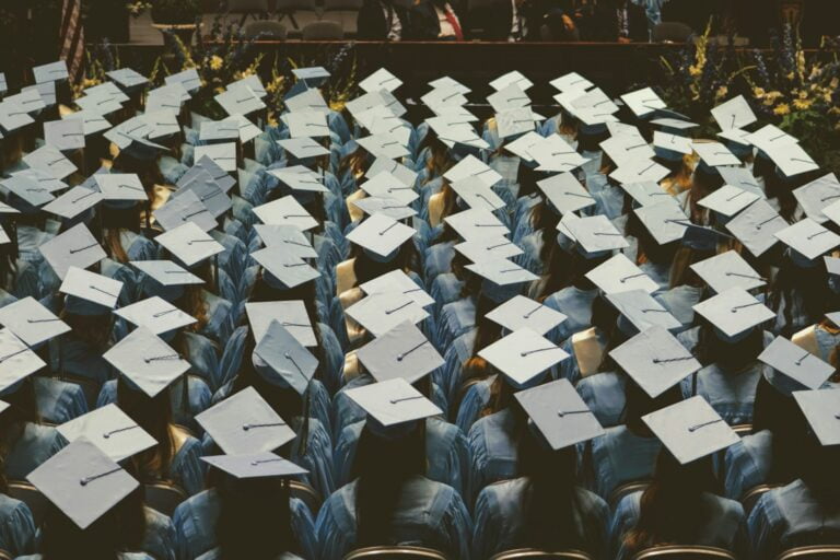 Rahasia Sukses Mencari Kerja: 6 Tips Berharga bagi Alumni Administrasi Bisnis